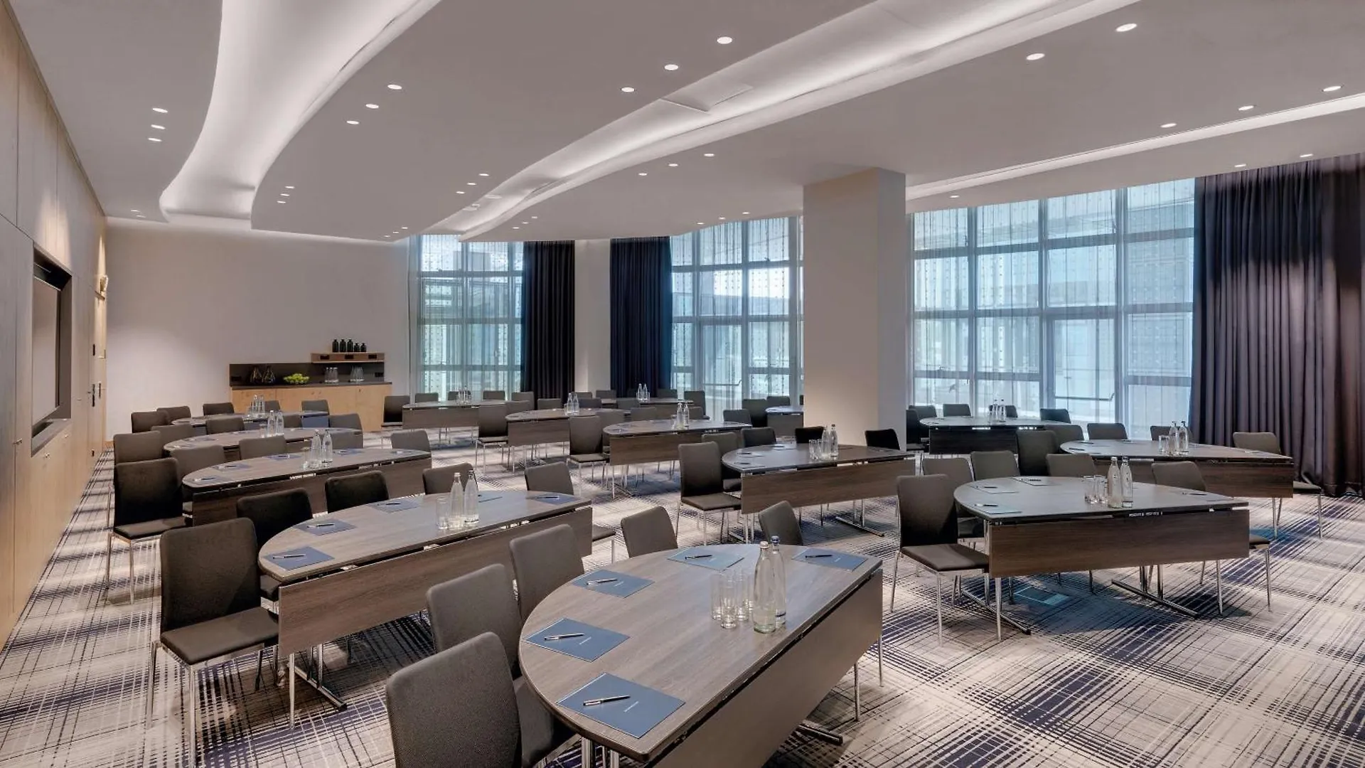 Hilton Munich Airport Hotel Oberding 4*,